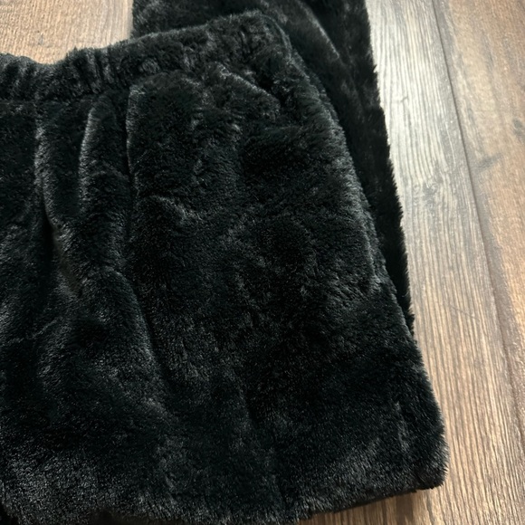 Harper Black Fleece Kids Shorts - Picture 3 of 5